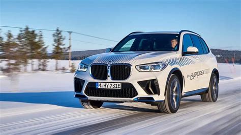 BMW iX5 movido a hidrogênio realiza testes finais na neve