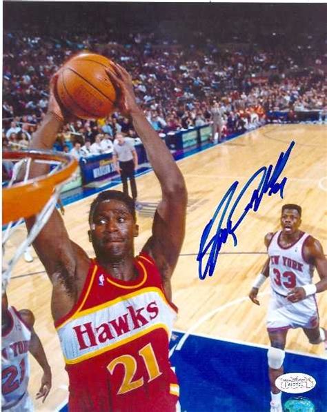 Dominique Wilkins autographed 8x10 Photo (Atlanta Hawks) DUNK