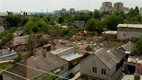 Belgorod: Fear and denial in Russian city hit by shells - BBC News