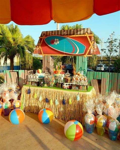 40 Affordable And Creative Hawaiian Party Decoration Ideas - Bored Art | Hawaiian party ...