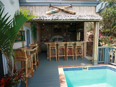 Backyard Tiki Bar | Backyard Ideas