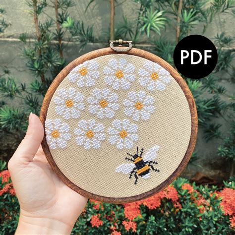 Bee and Daisies Modern Easy Beginner Cross Stitch PDF Pattern in 2021 ...