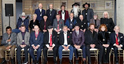 country routes news: Country Music Hall Of Fame Inducts Class Of 2019