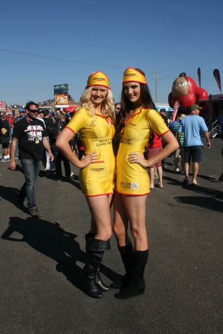 The Grid Girls of the Bathurst 1000 | Photos, 2014 | Western Advocate | Bathurst, NSW