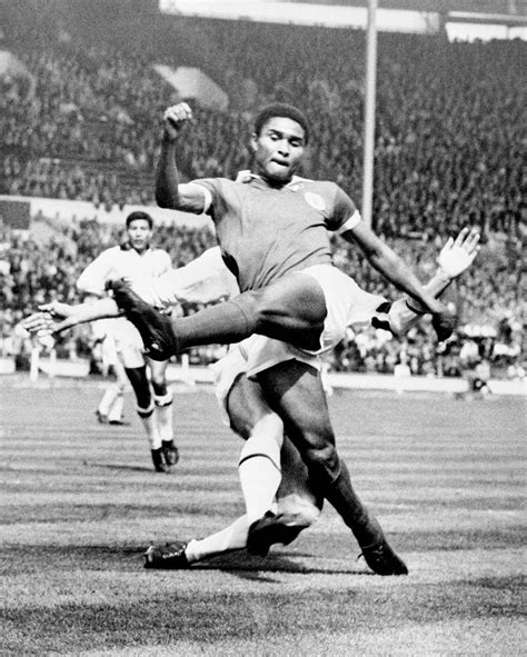 Portugal Eusebio - Portugal legend Eusebio passes away at the age of 71 ...