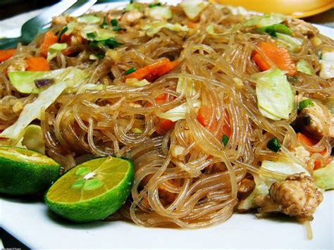 How to Cook Pancit Sotanghon: Filipino Glass Noodles Recipe | Glass ...