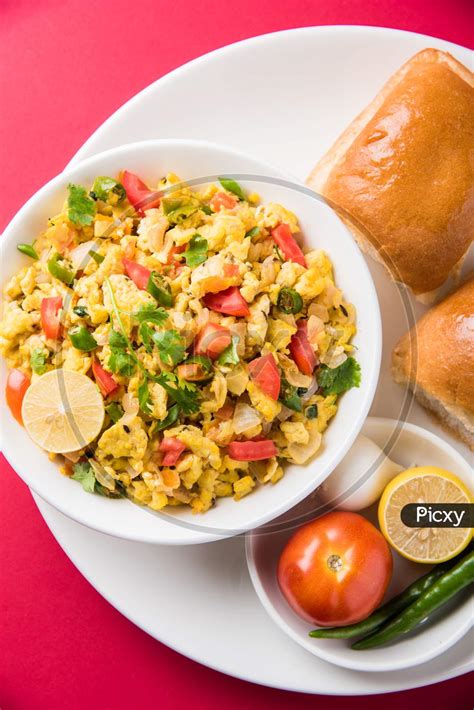 Image of Masala Anda Bhurji with Pav/Bread-OZ083390-Picxy