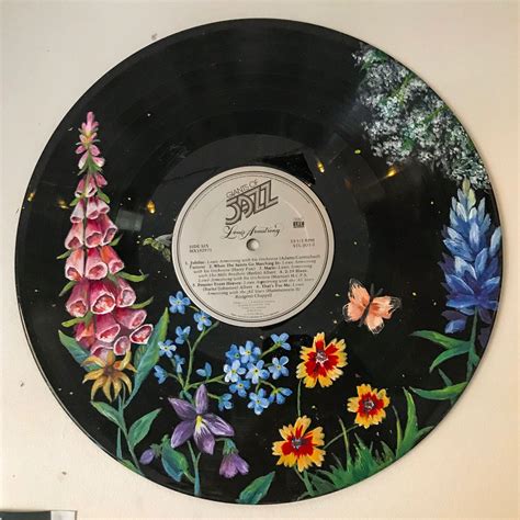 vinyl painting: instagram @artsymonet in 2021 | Vinyl record art, Painted vinyl records, Vinyl ...
