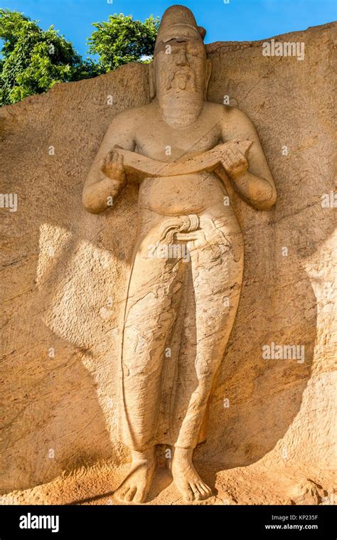 King parakramabahu hi-res stock photography and images - Alamy