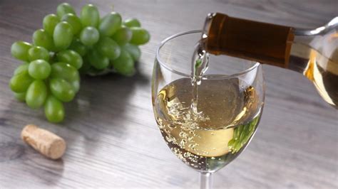 White Grape Varieties For Wine | Signature Cellars