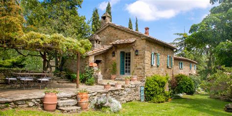 Are You Looking For Cheap Yet Luxury Farmhouses In Italy?