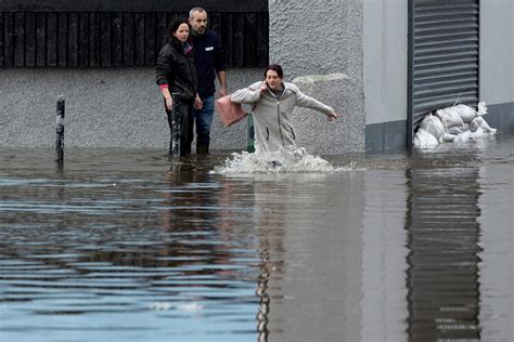 Ireland braces for Storm Ciaran as it 'rapidly' heads for country with major alerts issued and ...