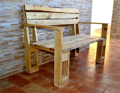 18 Remarkable Furniture Designs Made From Recycled Pallet Wood