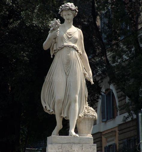 Statue romaine photo stock. Image du rome, historique, central - 30152