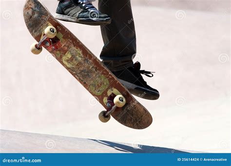 Skateboarder Jumping Tricks Stock Photo - Image of concrete, culture: 25614424