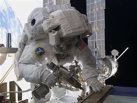 A NASA Astronaut Stays In Orbit With SpaceX And Boeing | WGCU News