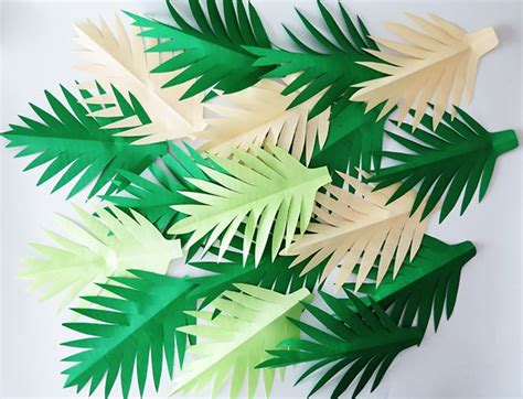 Make a paper leaves garland in 30 minutes