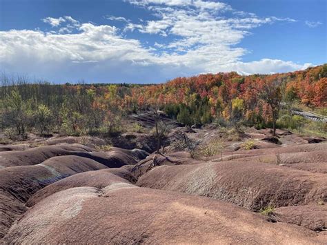 Visiting the Incredible Cheltenham Badlands in Caledon, Ontario - Gone ...