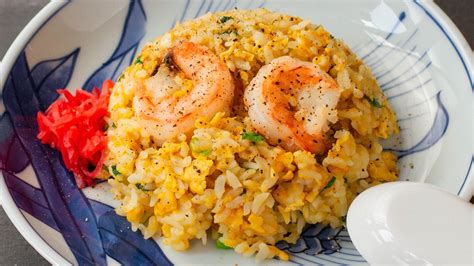 Japanese Shrimp Fried Rice (Yakimeshi) - Straight Up Eats