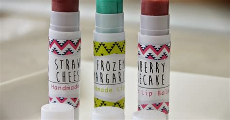 SoapLab Malaysia: Lip Balm for Dry Lips [How to Make ]
