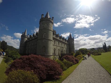 Inveraray Castle - Scotland 🏴󠁧󠁢󠁳󠁣󠁴󠁿 Inveraray Castle, Campbell Clan, Paisley Scotland, Scotland ...