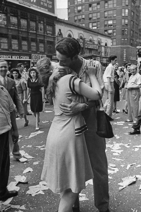 See V-J Day Photograph Subjects Reunited for 70th Anniversary | TIME