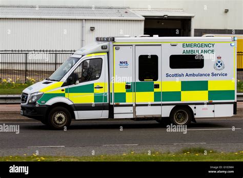 Scottish Ambulance Service Stock Photos & Scottish Ambulance Service Stock Images - Alamy