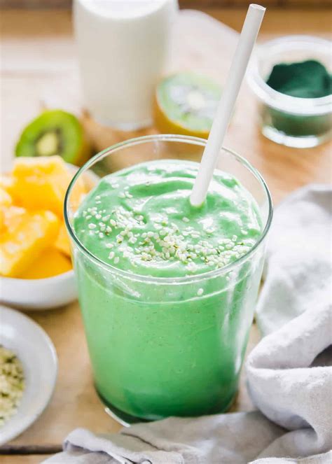 Spirulina Smoothie - The Best Green Spirulina Smoothie Recipe