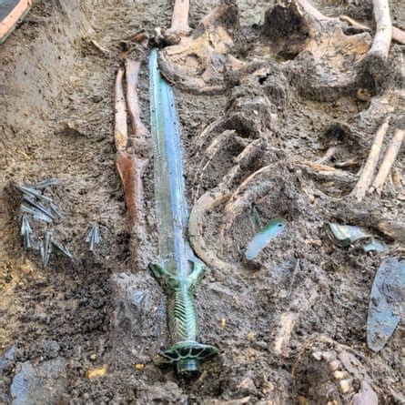 WELL-PRESERVED 3,000-YEAR-OLD SWORD UNEARTHED IN GERMANY