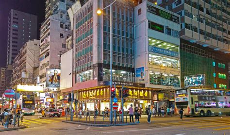 3 Hong Kong Night Markets: Sights, Sounds, and a Myriad of Scents ...