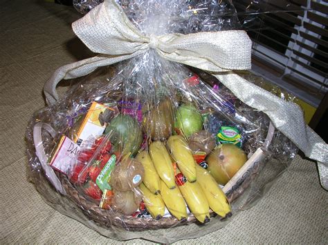 Datei:Wrapped fruit basket.jpg – Wikipedia