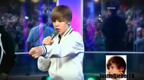 Justin Bieber -Baby live at Australia - YouTube