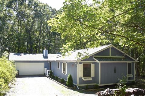 105 Lakeview Ter, Lords Valley, PA 18428: $275,000 | realtor.com®