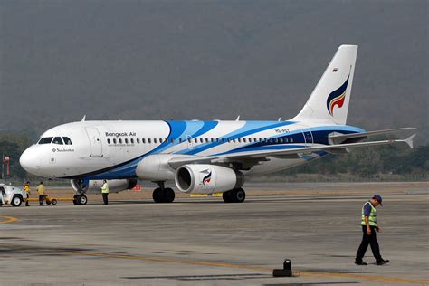 File:Bangkok Air Airbus A319 Prasertwit-4.jpg - Wikimedia Commons