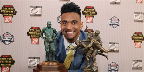 Alabama trio named winners at College Football Awards show