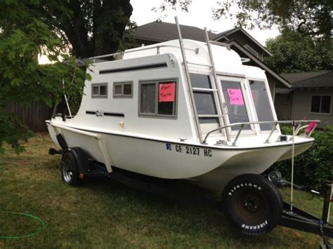 Cruisin Camper boat! | Trailerable houseboats, Camper boat, Boat design