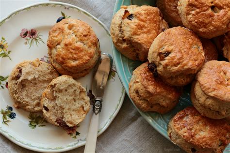 The English version of the apple cinnamon scones recipe is beneath the ...