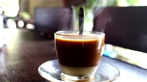 Teh Susu atau Kopi Susu Emang Nikmat, Sebenernya Sehat Nggak Sih Buat ...