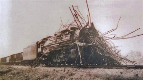 The 1948 Steam Locomotive Boiler Explosion Outside of Chillicothe, Ohio ...