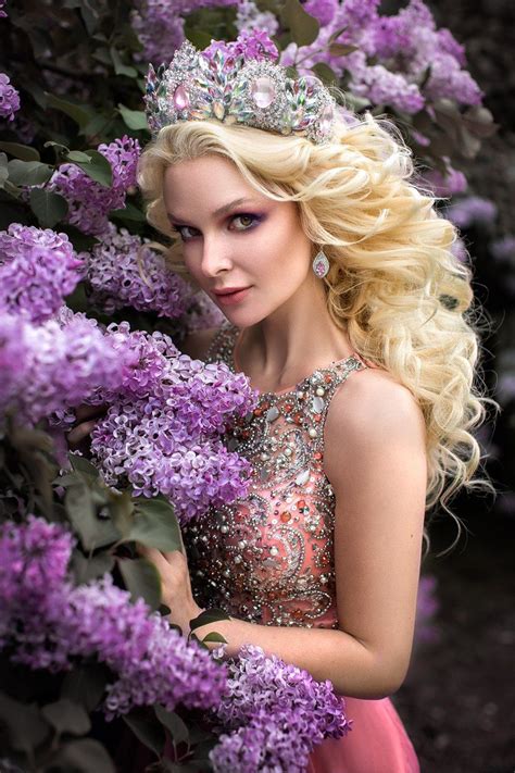 Елена Гагарина Girls With Flowers, Lilac Flowers, Fashion Model Photography, Beauty Photography ...
