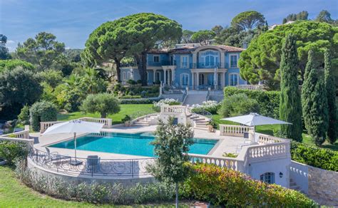 Iconic French Riviera Villa Overlooking the Bay of Saint Tropez — Francis York