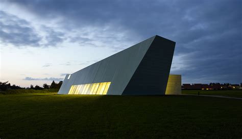 Holy Cross Church | KHR Architecture | Archello