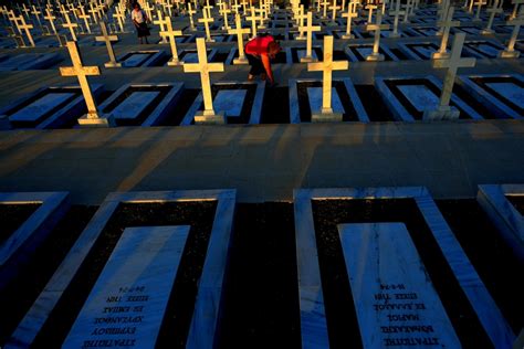 Divided Cyprus marks 40th anniversary of Turkish invasion | CTV News