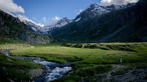 Day Trek in Aosta Valley - Trekking Alps