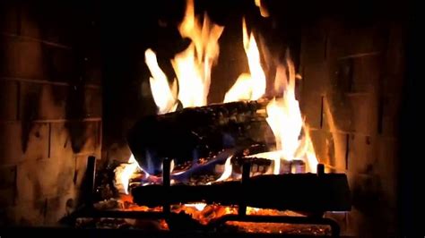 Classic Yule Log Fireplace with Crackling Fire Sounds (HD) | Fireplace yule log, Fireplace, Yule