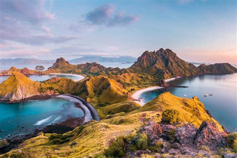 The Ultimate Guide to Komodo Island and Seeing Komodo Dragons - Nomad Paradise