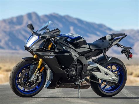 Yamaha R1 2022 Black