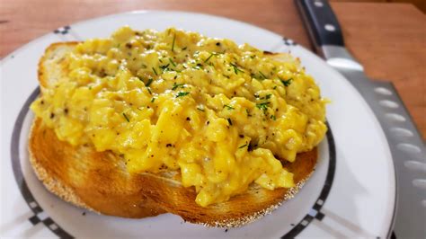 [Homemade] French style scrambled eggs on toast : food