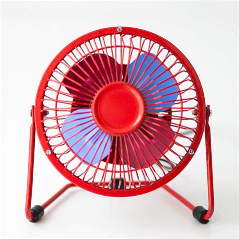 What Happens When You Make a Color Blocked Fan Spin? | Fan gif, Cute gif, Funny gif