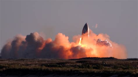 SpaceX Starship explosion: $216million Mars rocket EXPLODES as it misses landing pad on first ...